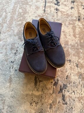 Boys size 2 Johnston & Murphy Navy Suede Derby Lace-Up Shoes